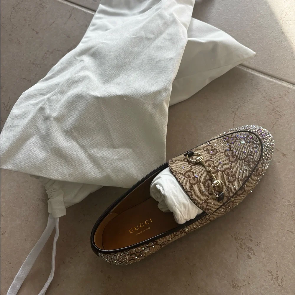 Gucci Women's Beige Loafers with Crystal Embellishments - Picture 2 of 6